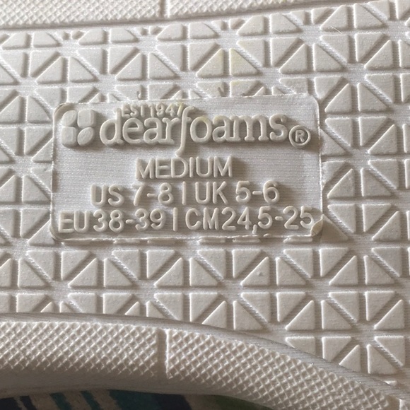 Nice ladies Dearfoam for comfort house slippers. - Picture 4 of 4